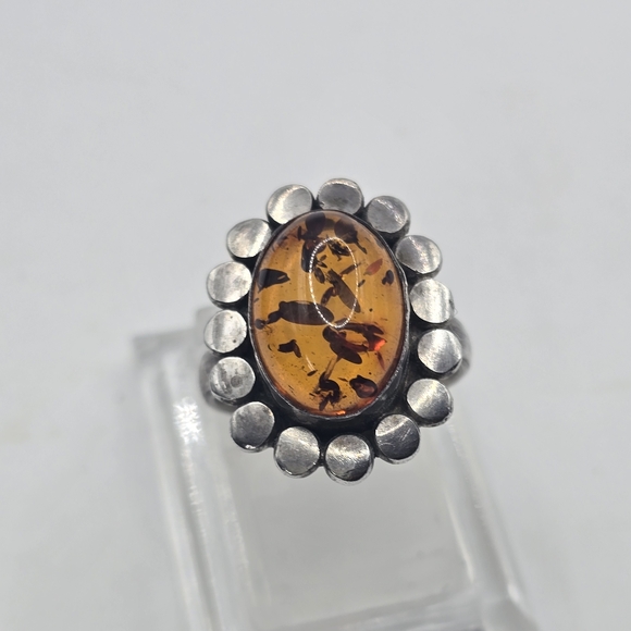 Starborn Baltic Amber Oval Shaped Ring in Sterling Silver